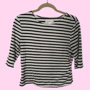 Black and white mid length sleeve stripped top